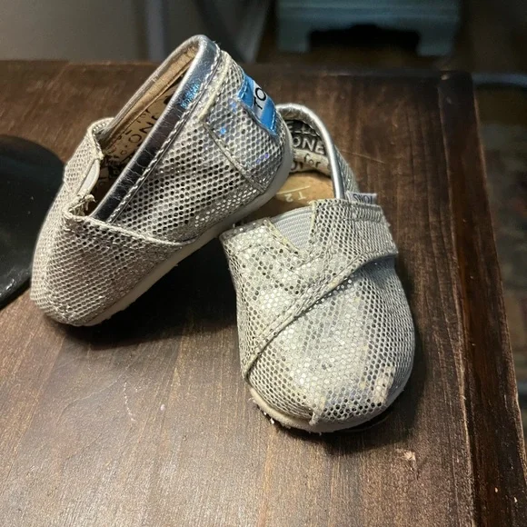 Toddler toms - Picture 2 of 3